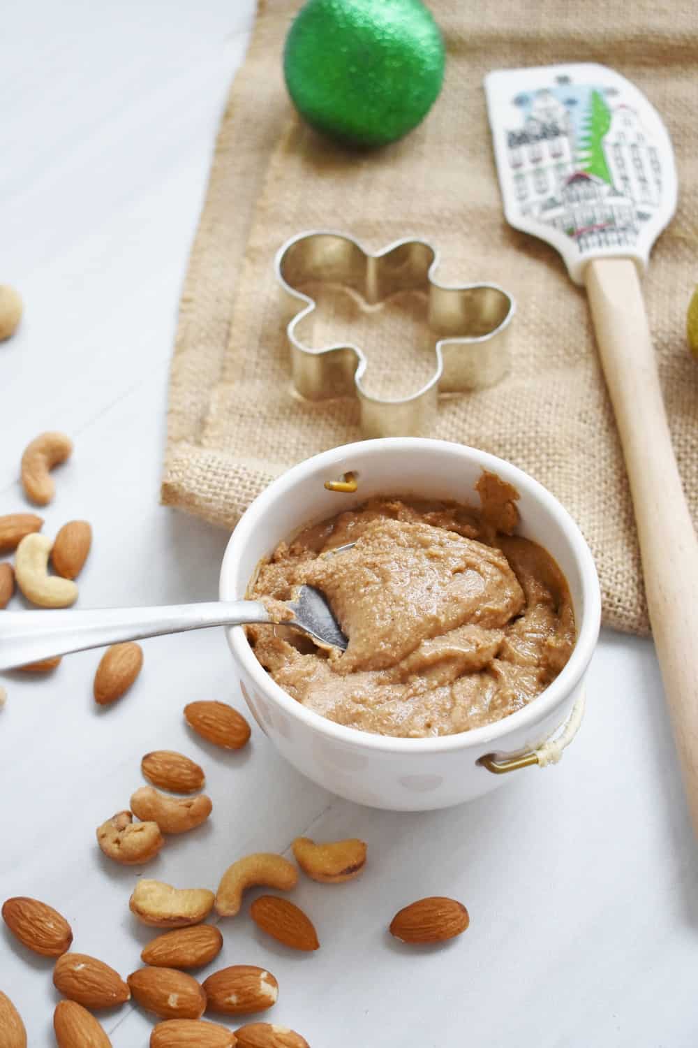Homemade Gingerbread Almond Cashew Butter - Snacking in Sneakers