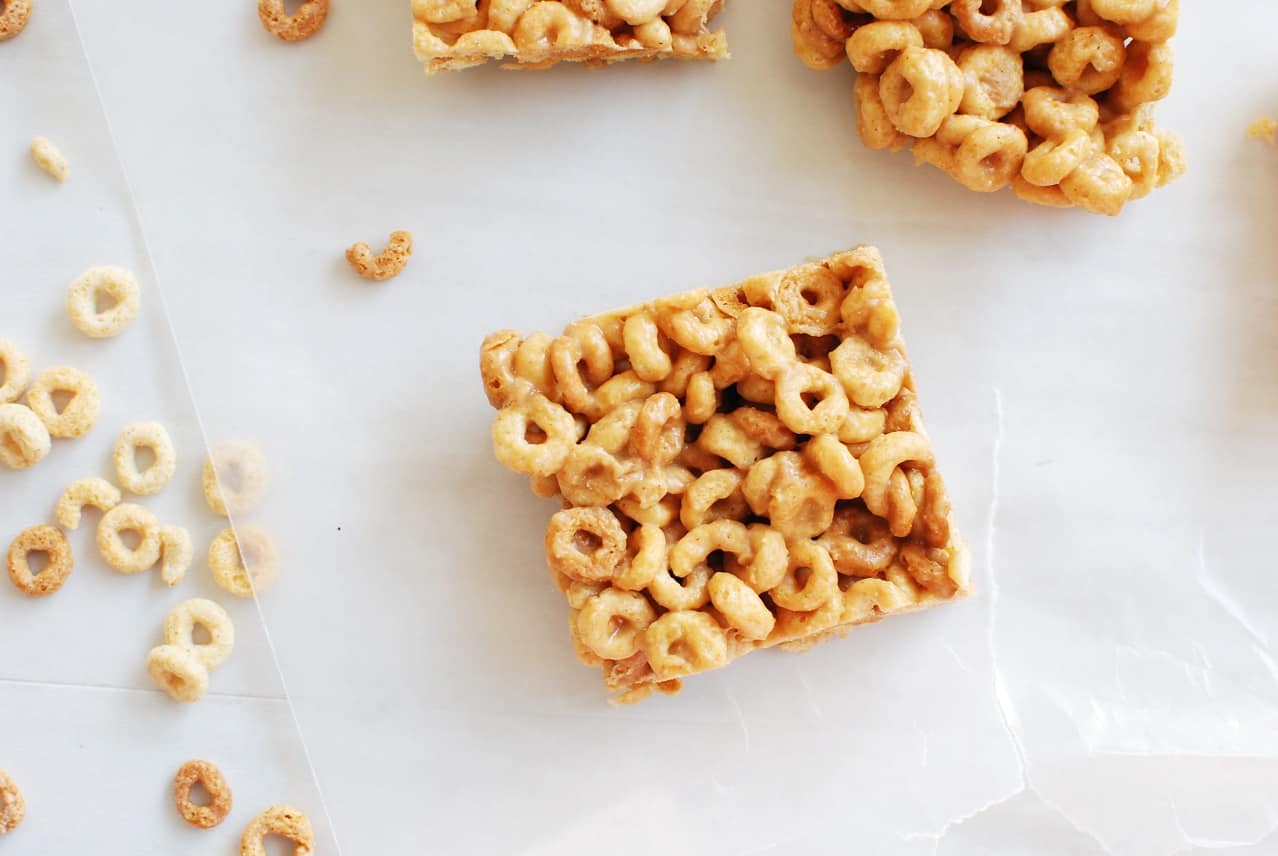 Peanut Butter Honey Cheerio Bars - Snacking in Sneakers