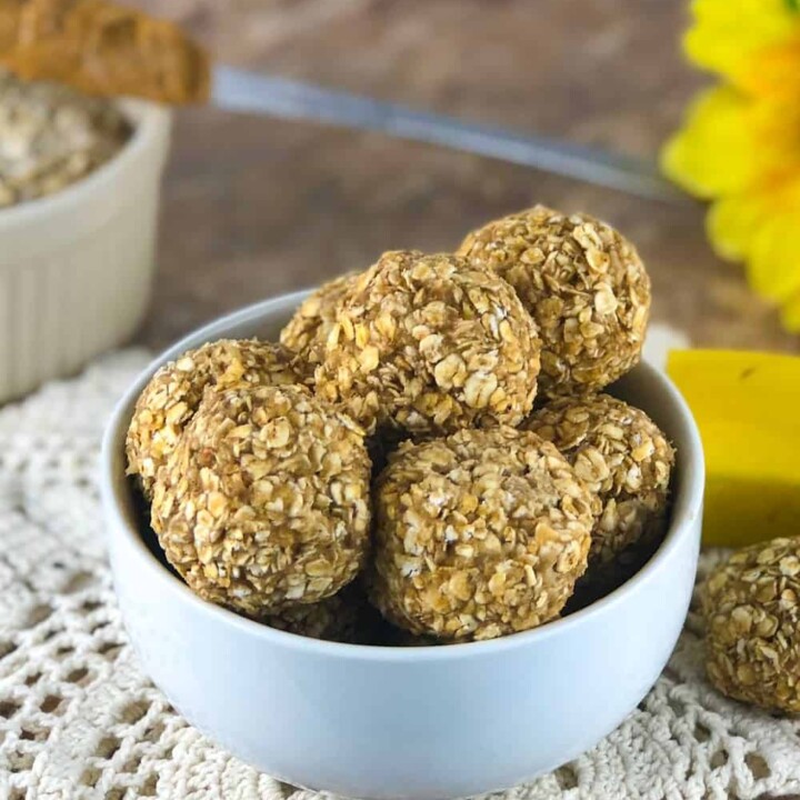 5 Ingredient Peanut Butter Banana Oat Balls - Snacking in Sneakers