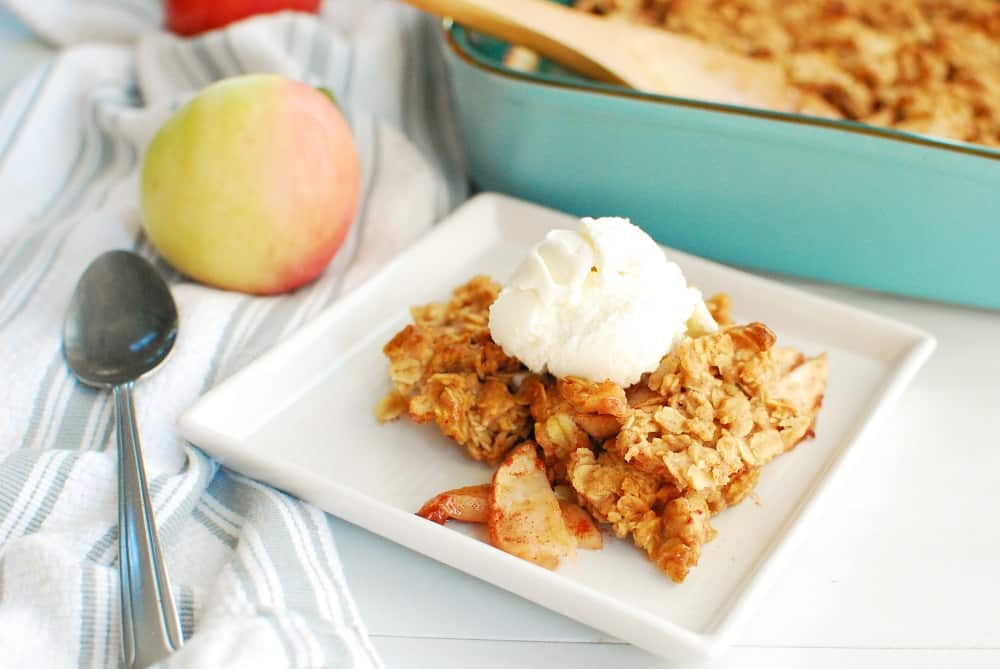 https://www.snackinginsneakers.com/wp-content/uploads/2020/10/Honey-Apple-Crisp-6.jpg