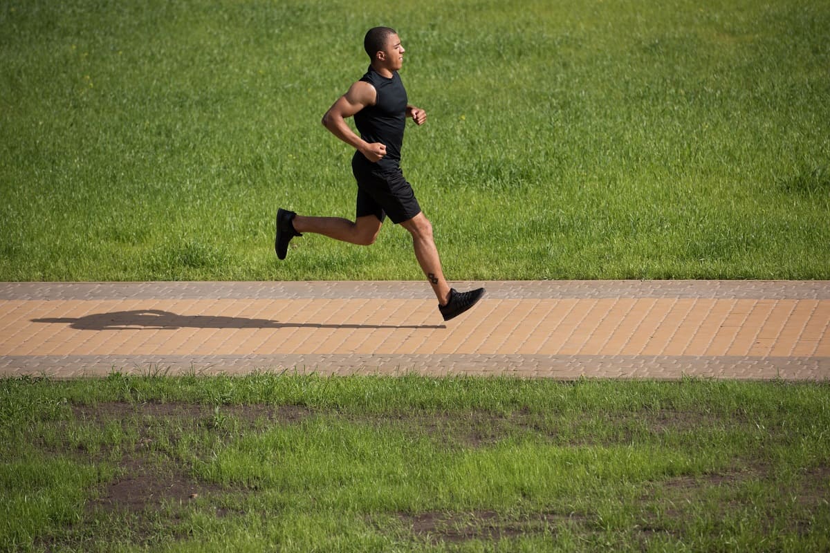 How Many Miles Should You Run Each Day Snacking In Sneakers